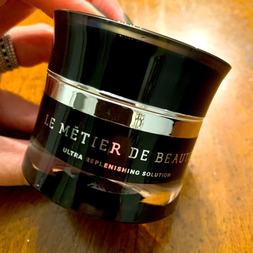 LE METIER DE BEAUTE ULTRA REPLENISHING SOLUTION Cream 1 OZ Brand New